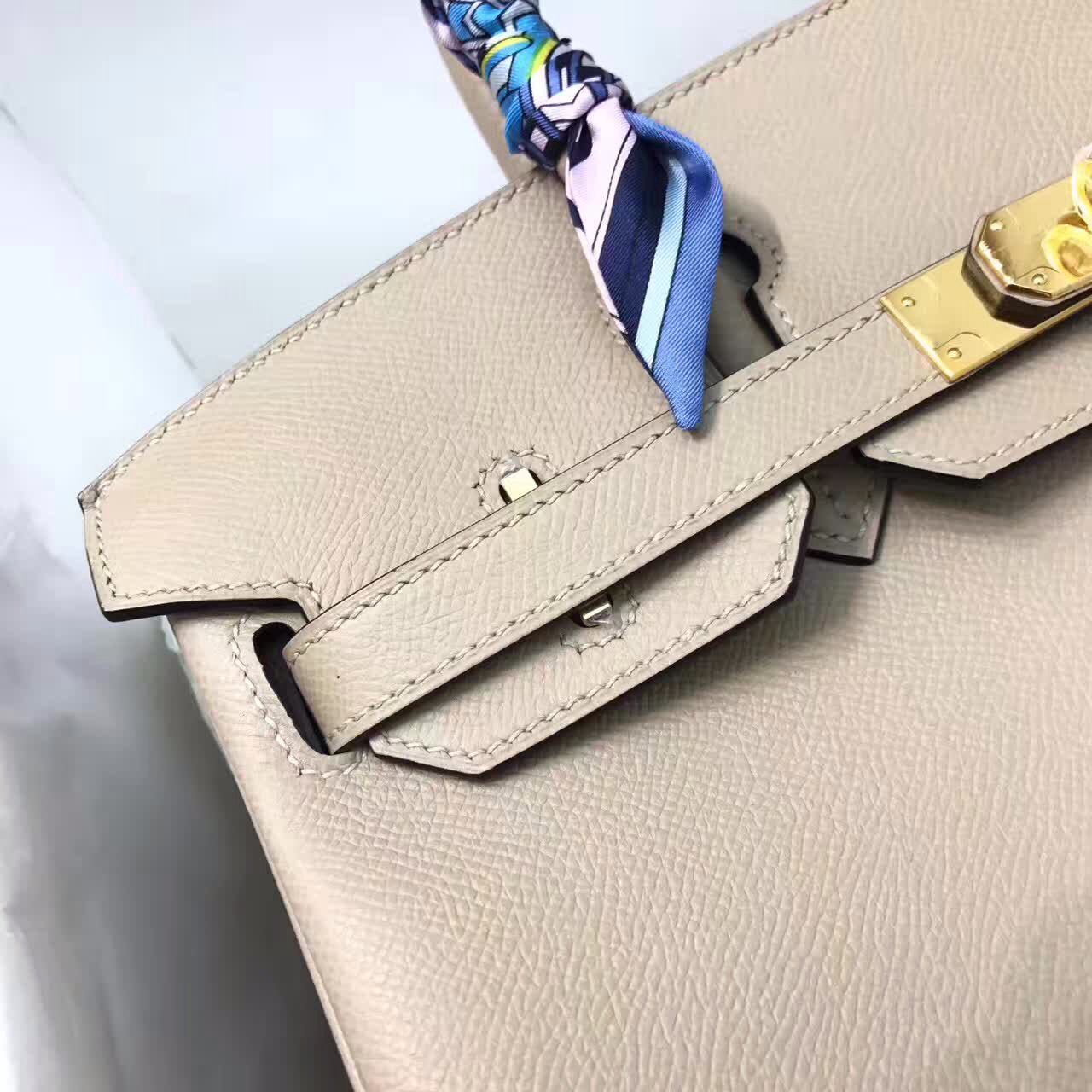 爱马仕包包 爆款热卖 Birkin铂金包30cm Epsom 法国原产小牛掌纹皮 S2 Trench 风衣灰 金扣