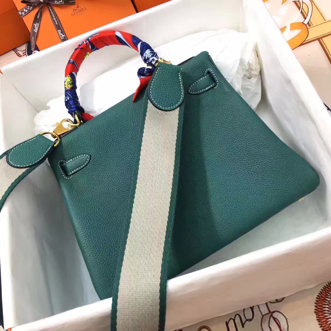 全球代发 爱马仕Kelly凯丽包28cm Clemence 法国原产Tc皮 Z6 Malachite 孔雀绿白线 金扣