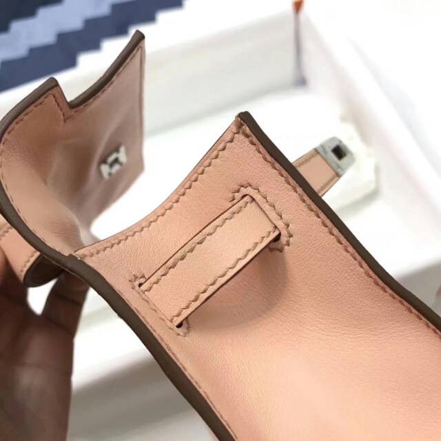 爱马仕包包 stock 22kelly pochette swift皮 裸粉 银扣 进口法国蜡线手工缝制