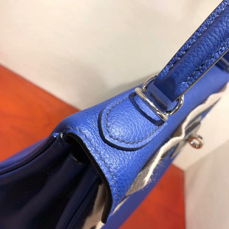 爱马仕包包 Kelly 28cm Togo 7T Blue Htdra 电光蓝 银扣 手缝蜜蜡线