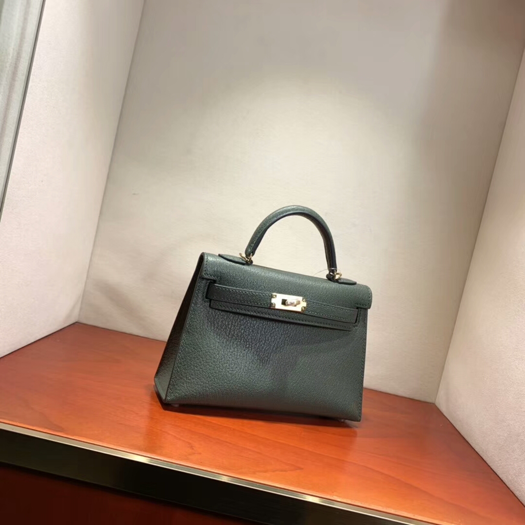 爱马仕包包批发 Mini Kelly2代 19cm Chevre de Coromandel 山羊皮 2Q Vert anglais 英国绿 金扣 火爆全球
